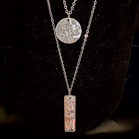 Silver Layered Disc and Bar Necklace - Picture 4 of 4